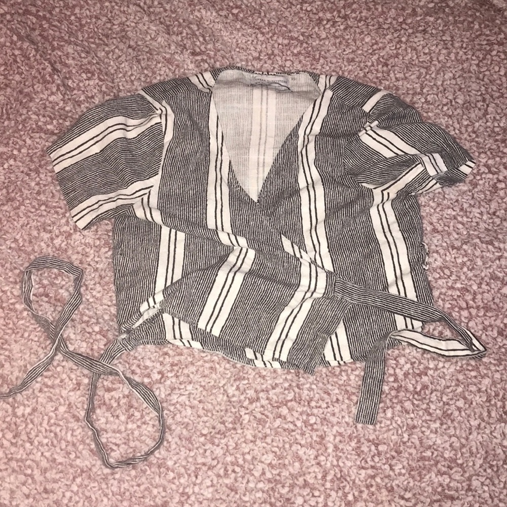 cute shirt from urban outfitters 🖤